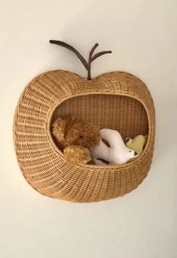 Étagère murale en rotin en forme de pomme
